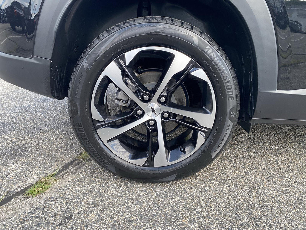 Used 2024 Chevrolet Trax RS w/ Sunroof Package FWD image 9