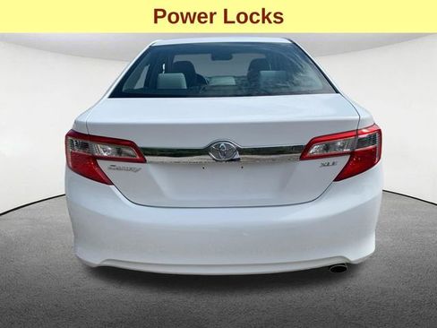 Used 2013 Toyota Camry XLE image 12