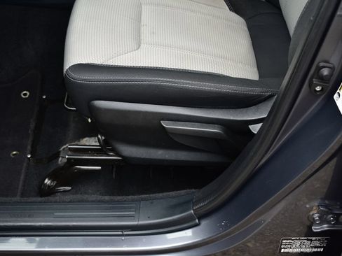 Used 2022 Subaru Forester AWD/4WD image 18