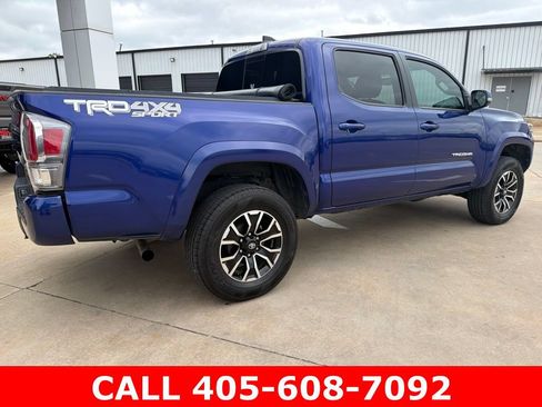 Used 2022 Toyota Tacoma TRD Sport AWD/4WD image 3