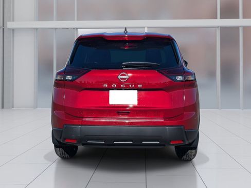 Used 2026 Nissan Rogue SV FWD image 4