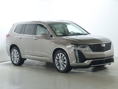 Used 2023 Cadillac XT6 Premium Luxury w/ Technology Package AWD/4WD image 9