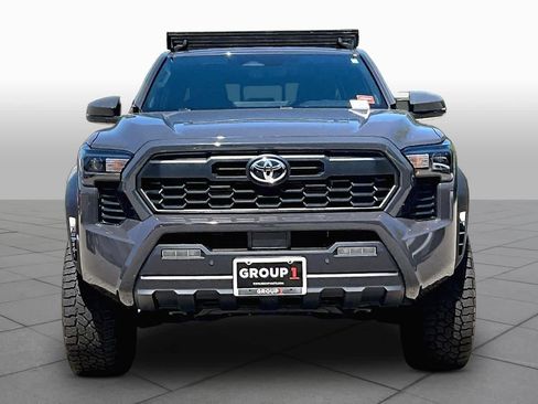 Used 2024 Toyota Tacoma TRD Off-Road w/ TRD Off Road Upgrade Package AWD/4WD image 4