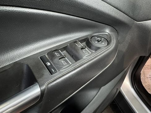 Used 2017 Ford Escape SE w/ Equipment Group 201A FWD image 19