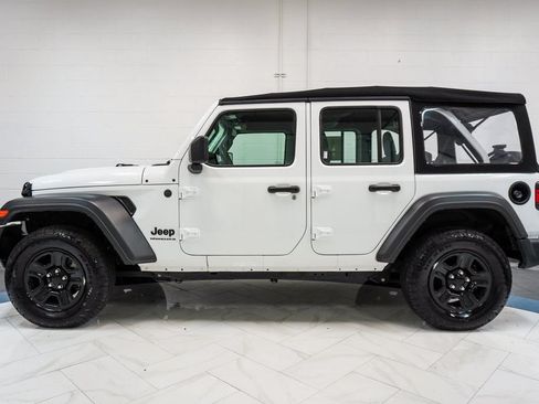 Used 2024 Jeep Wrangler Unlimited Sport AWD/4WD image 8
