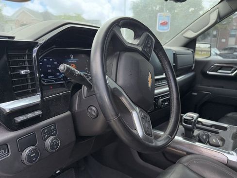 Used 2023 Chevrolet Silverado 1500 LTZ w/ Technology Package RWD image 2