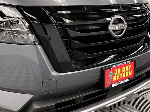 New 2025 Nissan Pathfinder Platinum w/ Lighting Package (N93) AWD/4WD image 15