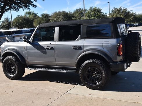 Used 2023 Ford Bronco Wildtrak image 11