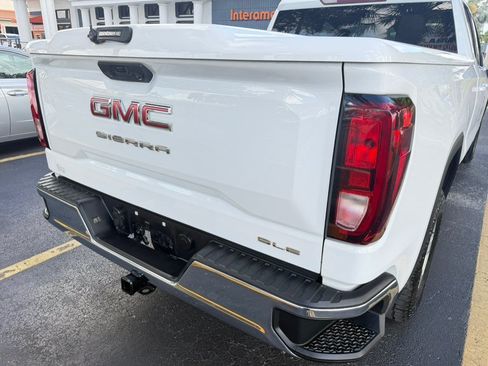 Used 2023 GMC Sierra 1500 SLE RWD image 6