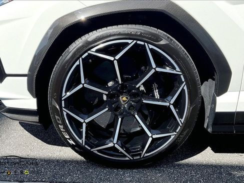 Used 2023 Lamborghini Urus Performante image 10