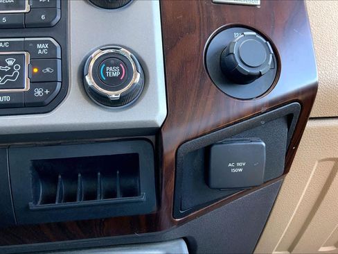 Used 2015 Ford F250 Lariat w/ Chrome Package image 34