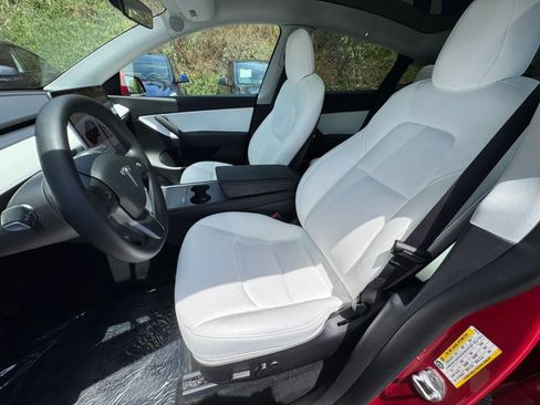 Used 2024 Tesla Model Y Long Range AWD/4WD image 13