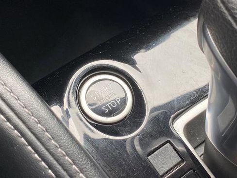 Used 2019 Nissan Kicks SV FWD image 20