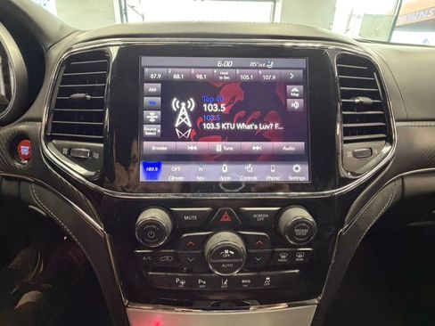 Used 2021 Jeep Grand Cherokee SRT image 44