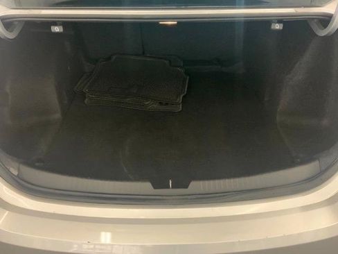 Used 2017 Chevrolet Malibu LT FWD image 33