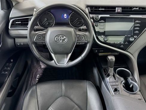 Used 2019 Toyota Camry XLE image 23
