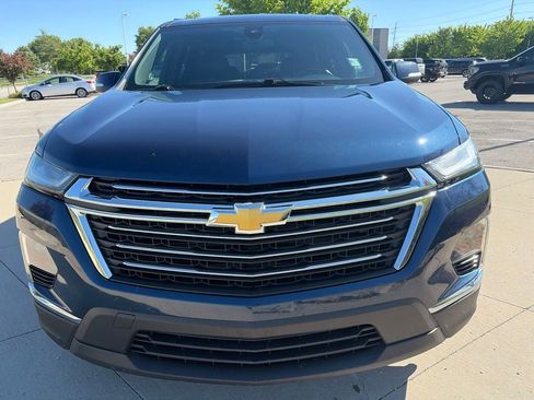 Used 2022 Chevrolet Traverse LT FWD image 3
