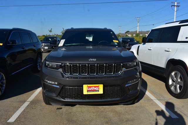 Used 2024 Jeep Grand Cherokee Limited RWD image 2