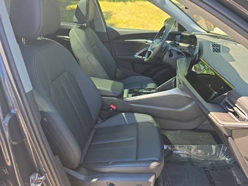 Certified 2025 Audi Q5 Premium w/ Premium Plus AWD/4WD image 10