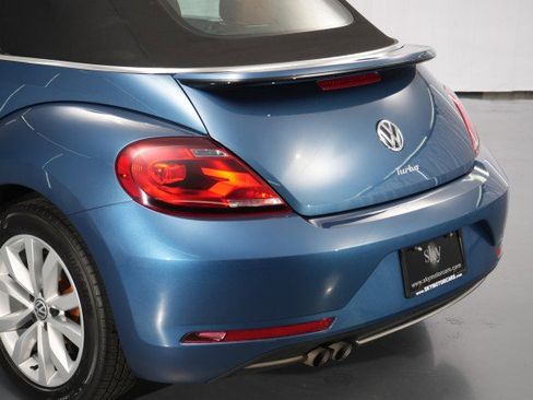 Used 2017 Volkswagen Beetle 1.8T Classic FWD image 16