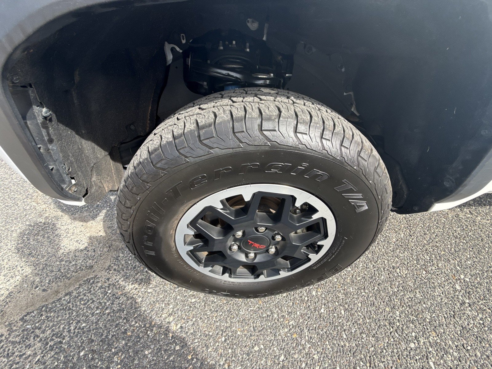 Used 2025 Toyota Tacoma TRD Off-Road AWD/4WD image 29