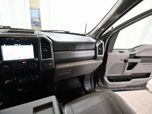 Used 2017 Ford F350 XLT w/ XLT Premium Package AWD/4WD image 32