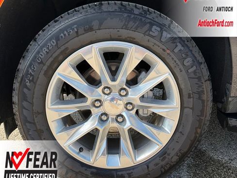 Used 2024 Chevrolet Suburban Premier AWD/4WD image 3