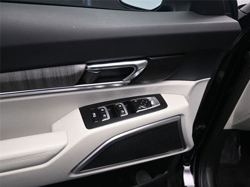 Used 2024 Kia Telluride EX image 11