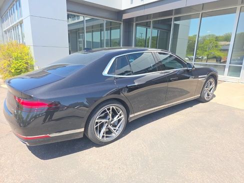 Used 2023 Genesis G90 3.5T AWD/4WD image 4