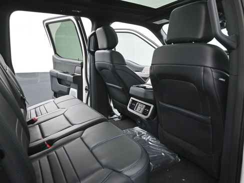 New 2026 Ford F250 Platinum w/ FX4 Off-Road Package image 14