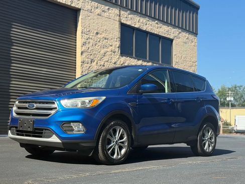 Used 2017 Ford Escape SE w/ SE Cold Weather Package AWD/4WD image 39