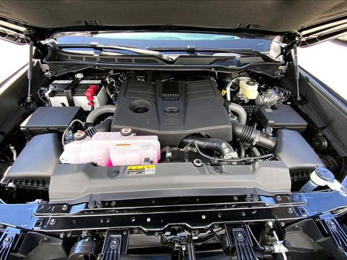 New 2026 Toyota Tundra Platinum AWD/4WD image 14