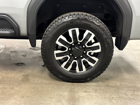 Used 2025 GMC Sierra 2500 Denali Ultimate image 14