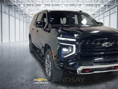 Used 2025 Chevrolet Suburban Z71 AWD/4WD image 4