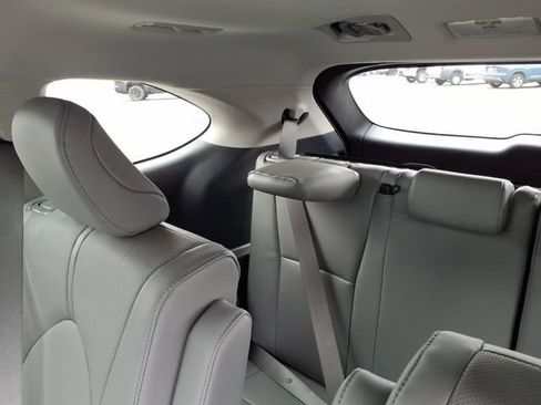 New 2026 Toyota Highlander Limited image 7