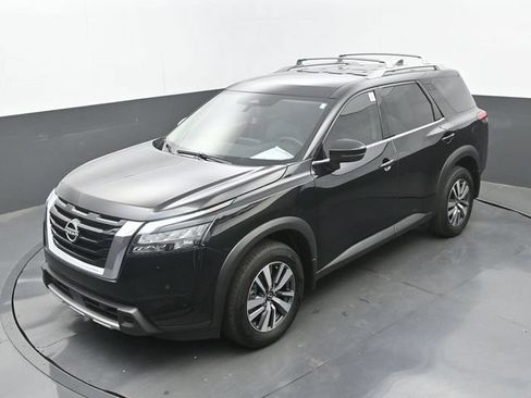Used 2025 Nissan Pathfinder SL AWD/4WD image 33