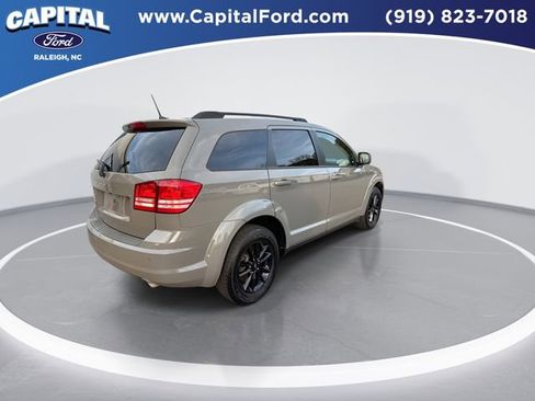 Used 2020 Dodge Journey SE w/ SE Popular Equipment Group image 8