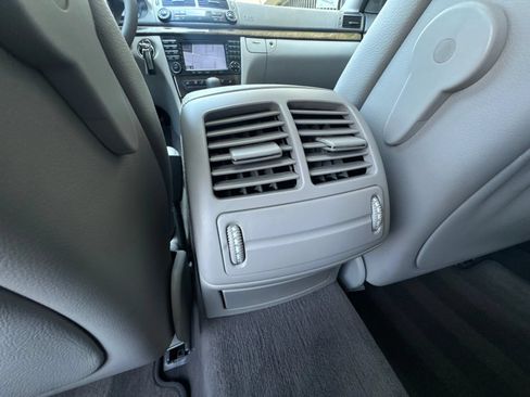 Used 2008 Mercedes-Benz E 350 Sedan image 34
