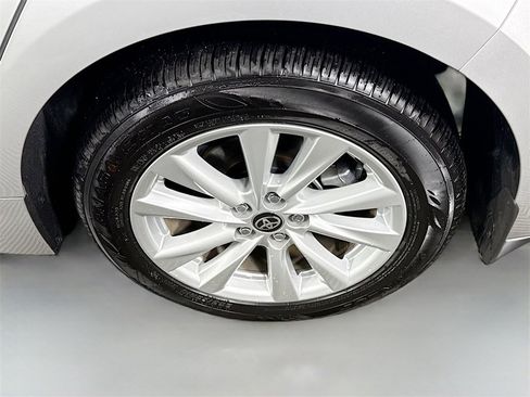 Certified 2025 Toyota Corolla SE image 31