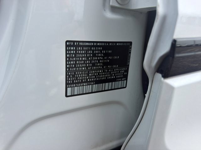 Certified 2023 Volkswagen Tiguan SE R-Line AWD/4WD image 30