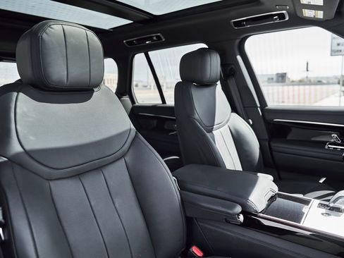 Used 2024 Land Rover Range Rover SE image 36