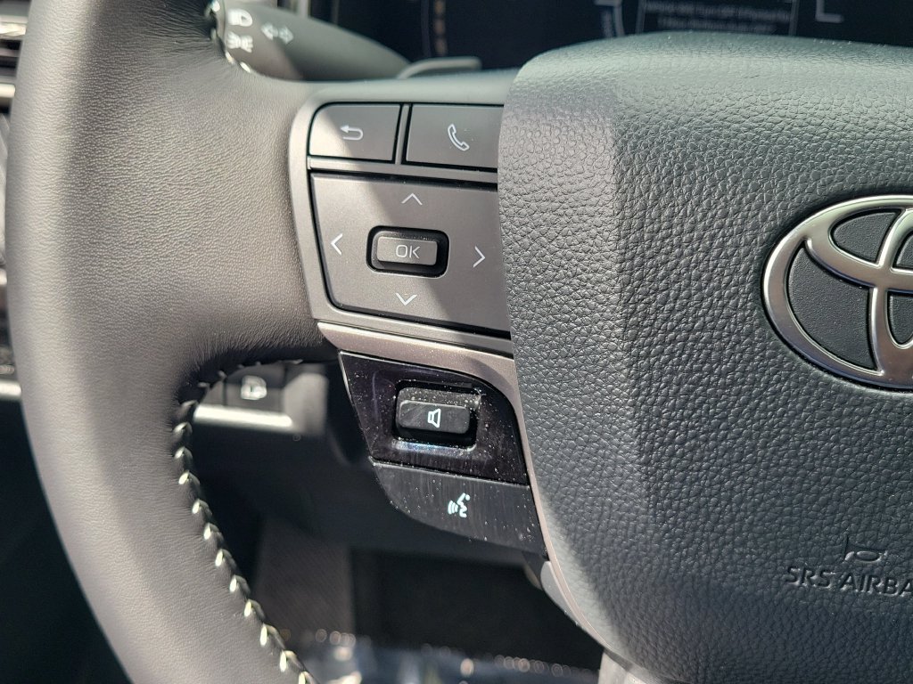 Used 2026 Toyota Camry SE w/ Multimedia Upgrade Package FWD image 9