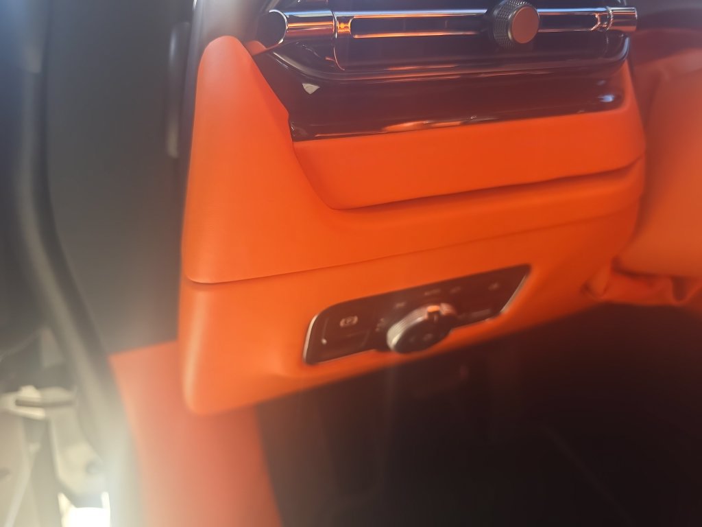 Used 2024 Aston Martin DB12 Convertible RWD image 26