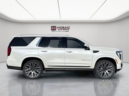 Used 2025 GMC Yukon Denali Ultimate w/ LPO, Floor Liner Package image 9