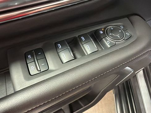 Used 2024 Chevrolet Suburban Premier RWD image 11