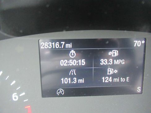 Used 2022 Ford Escape SE w/ SE Sport Appearance Package image 29