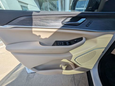 New 2026 Jeep Grand Cherokee Limited AWD/4WD image 40