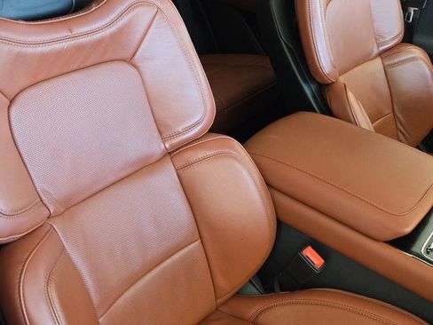 Used 2025 Lincoln Aviator Reserve w/ Equipment Group 201A image 6