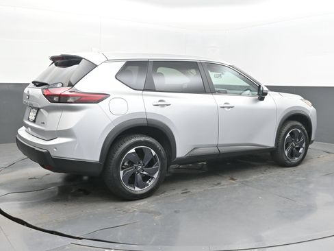 Used 2025 Nissan Rogue SV AWD/4WD image 9