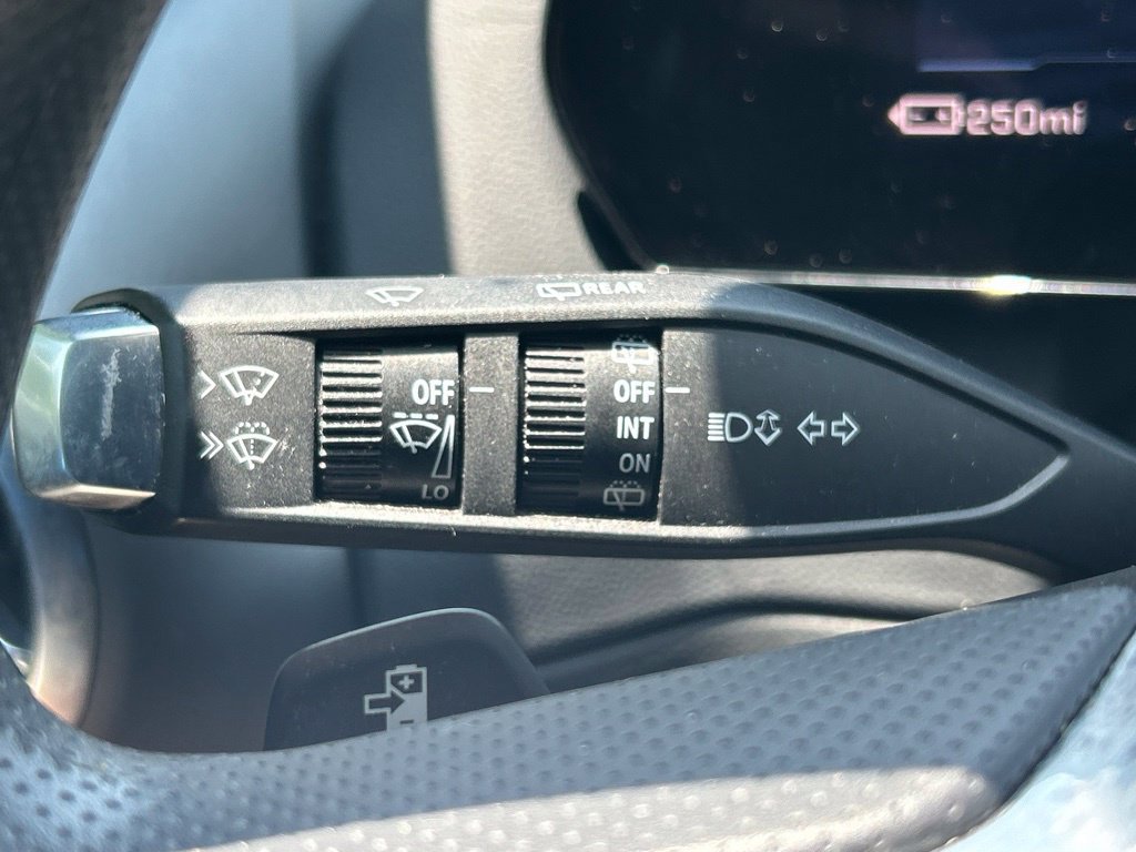 Used 2025 Chevrolet Equinox EV LT FWD image 26